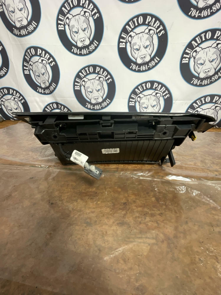 2018-23 Ford Mustang GT 5.0 Eco Boost Glove Box 223