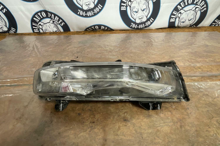 2018-23 Ford Mustang GT 5.0 Right Turn Signal Fog Light 223