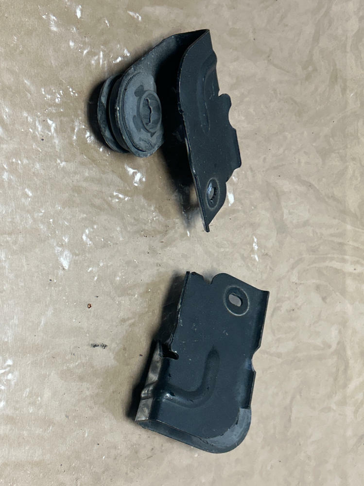 1999-01 SVT Cobra Upper Radiator Brackets 234