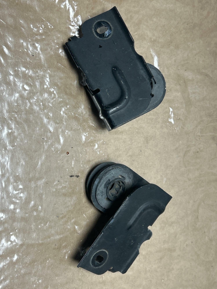 1999-01 SVT Cobra Upper Radiator Brackets 234
