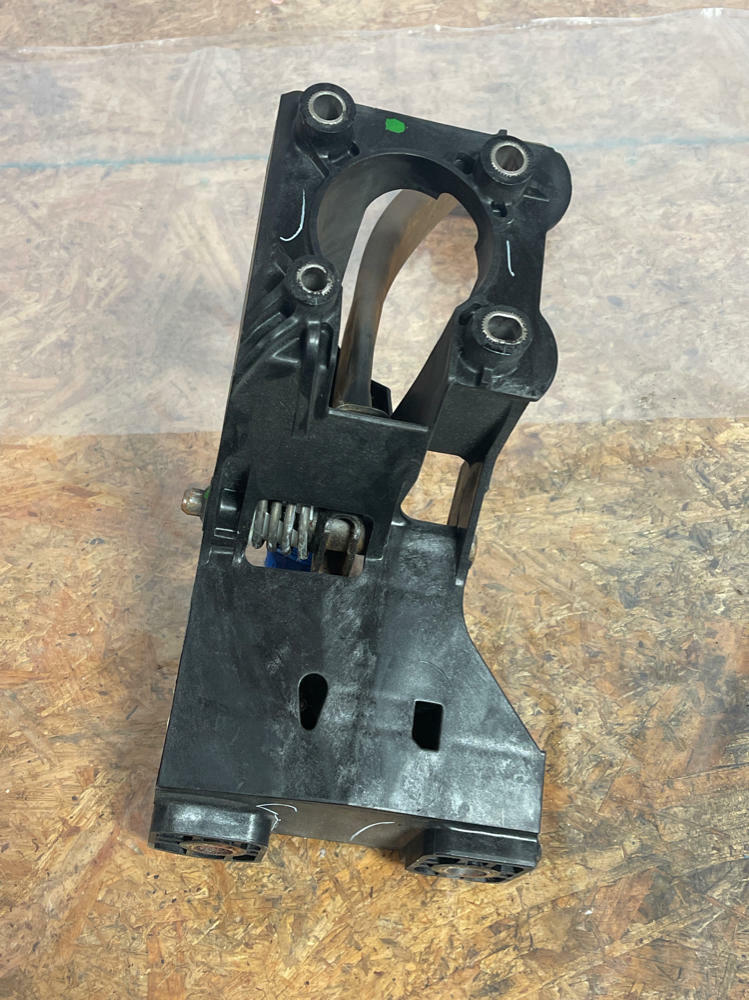 2011-14 Ford Mustang GT 5.0  6R80 Brake Pedal Assembly 231