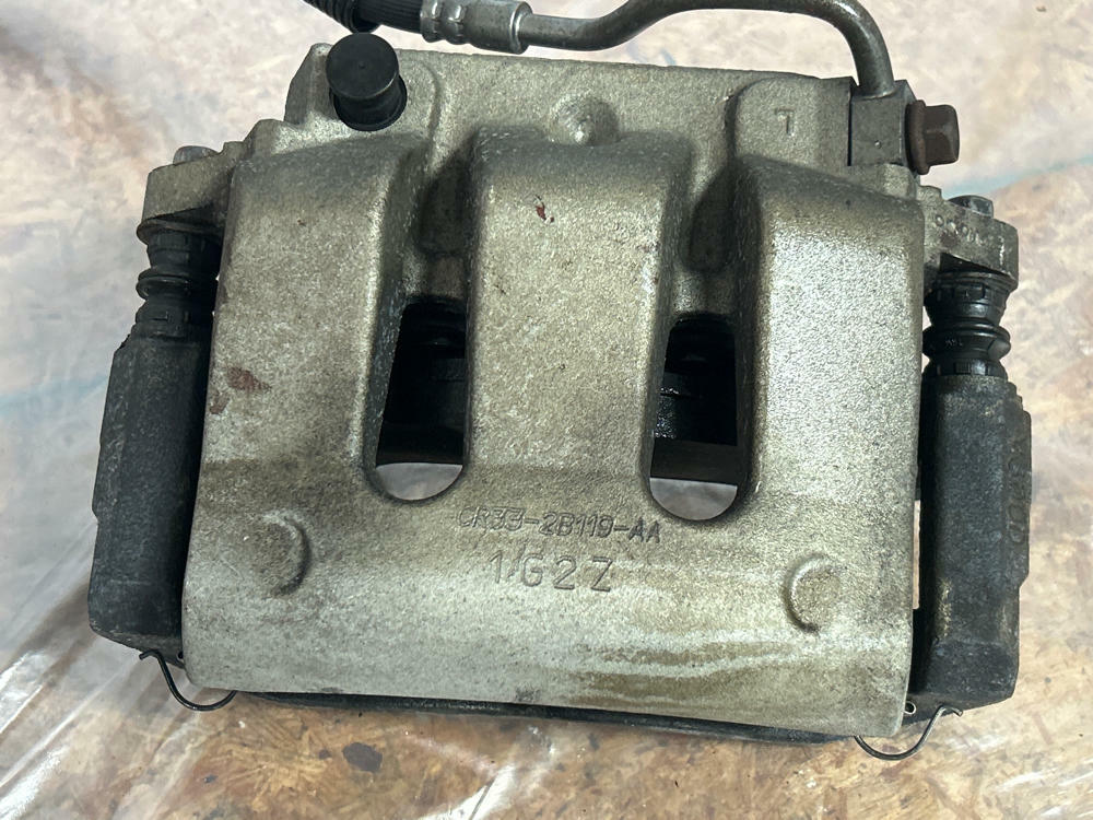 2011-14 Ford Mustang GT Front Brake Calipers Pair (Base Model) 231