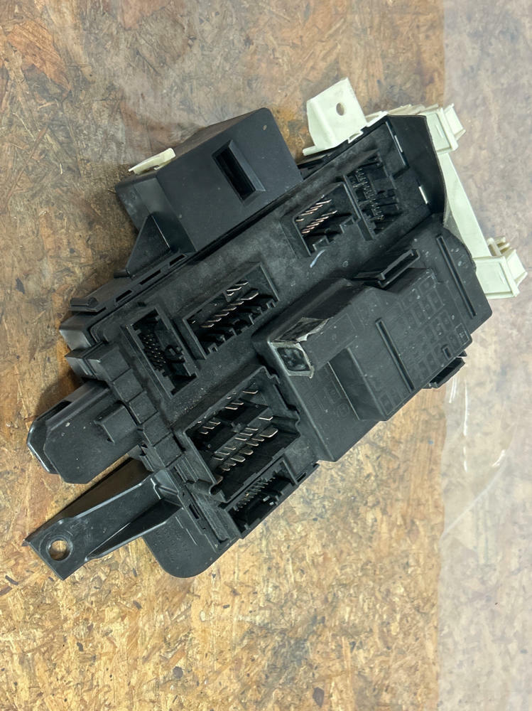 2011-14 Ford Mustang GT 5.0 6R80 Body Control Module 231