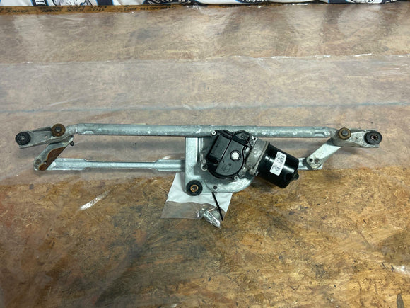 2011-14 Ford Mustang GT Windshield Wiper Arm/Motor Assembly 231