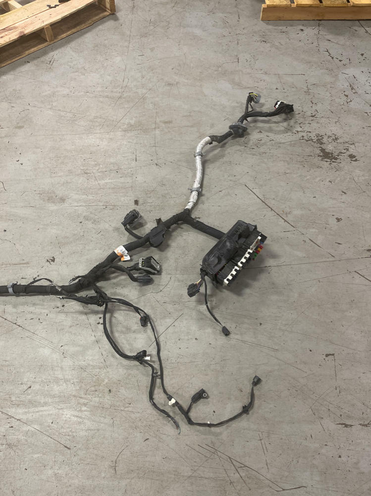 2015-17 Ford Mustang 5.0 Coyote Distribution Harness Fuse Box 6R80 237