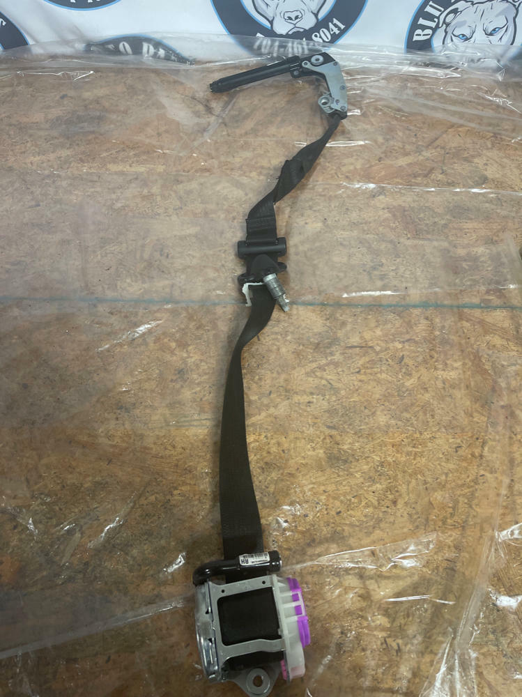 2015-17 Ford Mustang Passenger RH Front Seat Belt 248