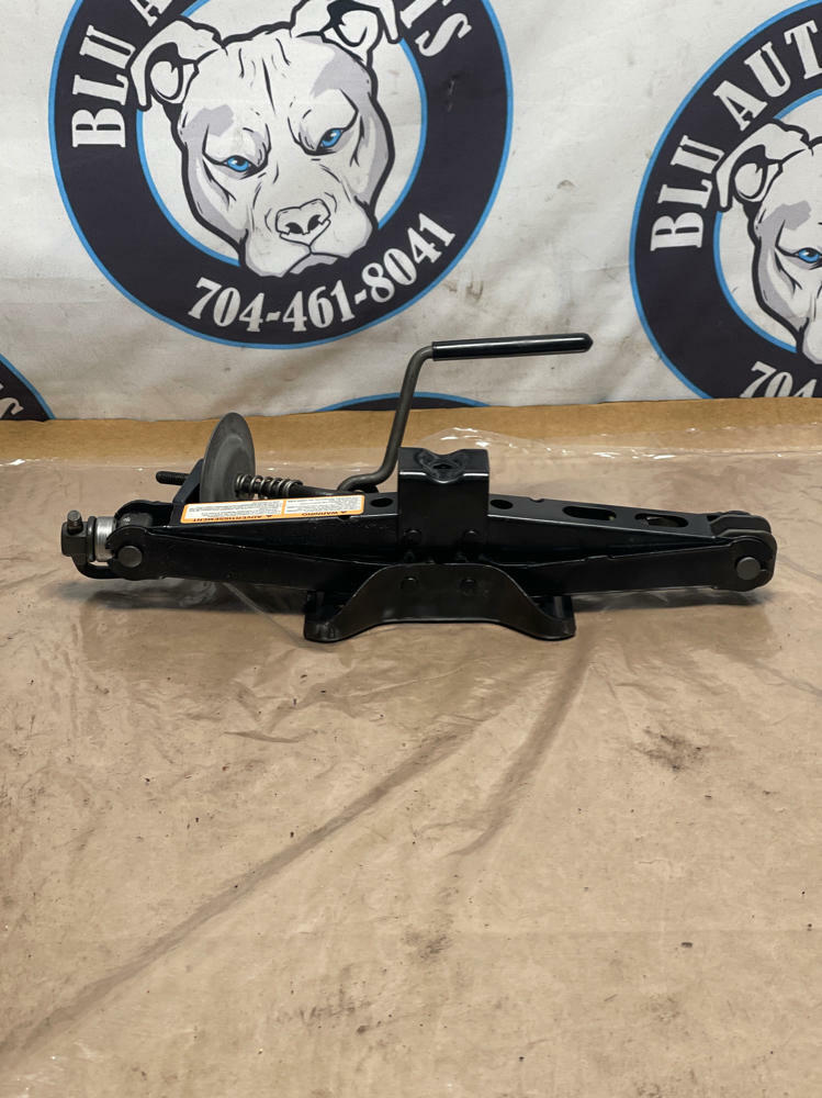 1999-04 Ford Mustang GT Bullitt Spare Tire Tool Kit 257