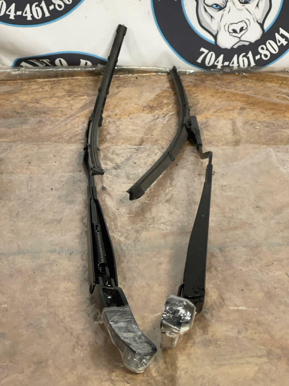 2024+ Ford Mustang GT Gen 4 S650 Wiper Arm Pair 250