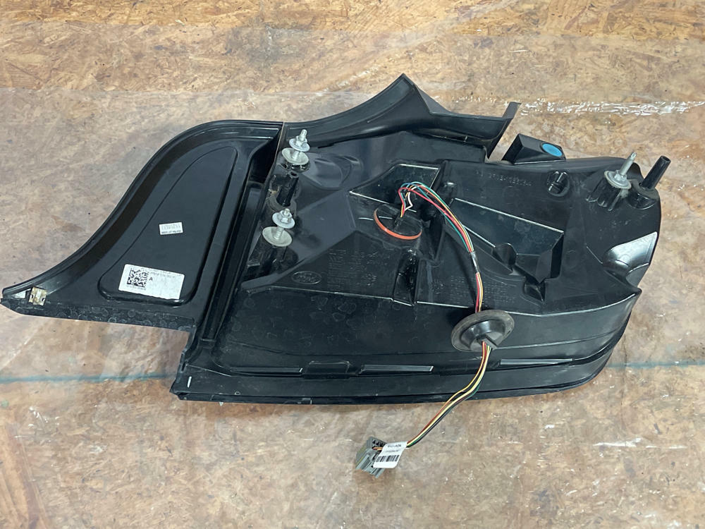 2015-17 Ford Mustang OEM LH Taillight 264