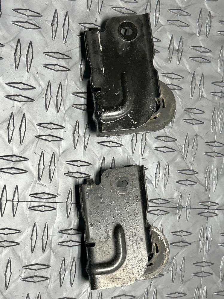 1999-04 Ford Mustang GT Saleen Upper Radiator Brackets Pair 245