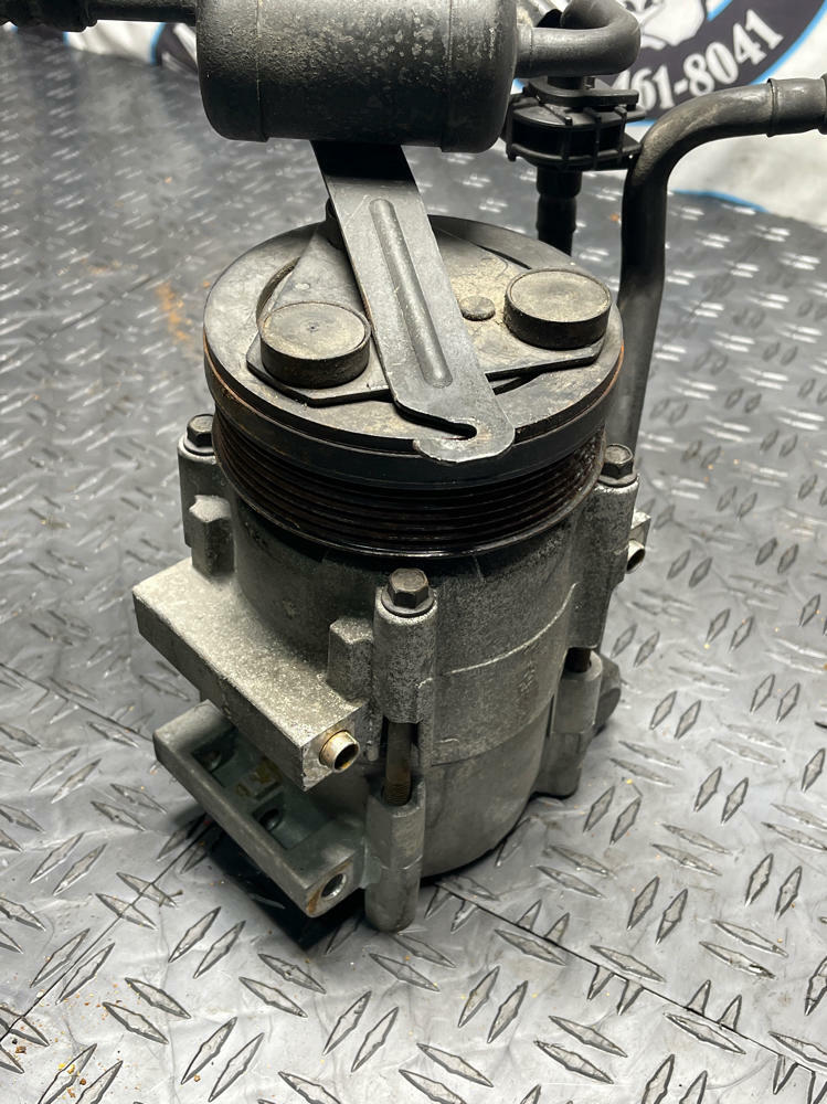 1999-04 Ford Mustang GT/Saleen 4.6 2V A/C Compressor w/ Manifold 243