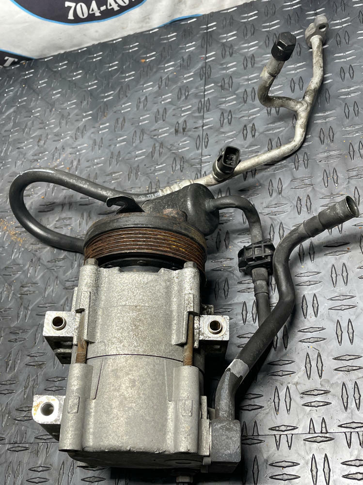 1999-04 Ford Mustang GT/Saleen 4.6 2V A/C Compressor w/ Manifold 243