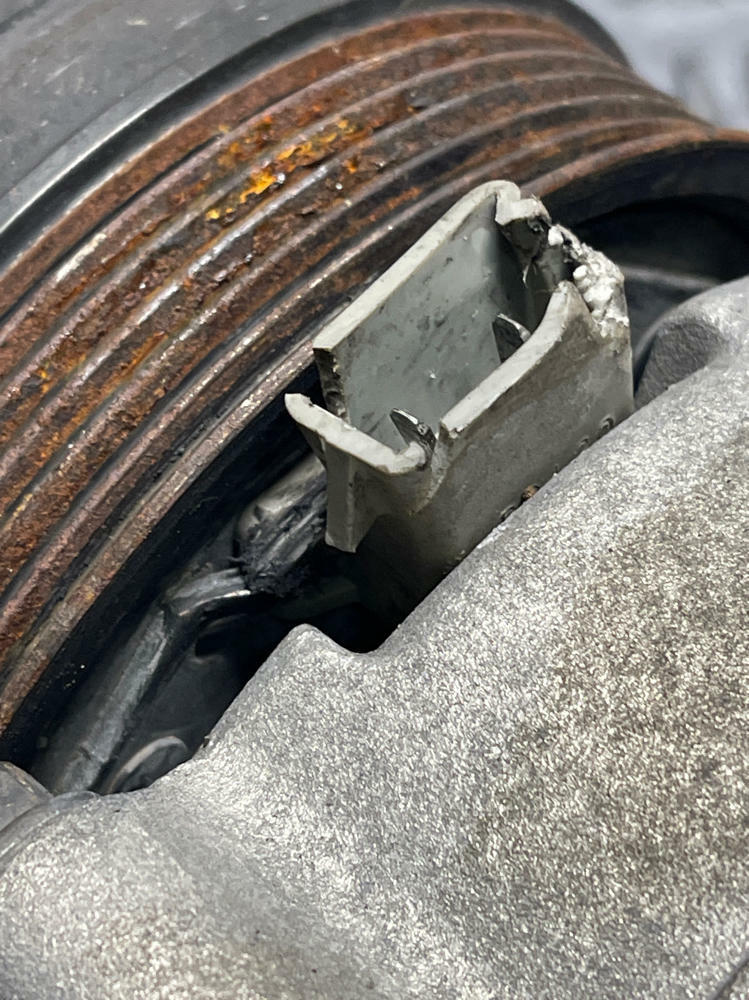 1999-04 Ford Mustang GT/Saleen 4.6 2V A/C Compressor w/ Manifold 243