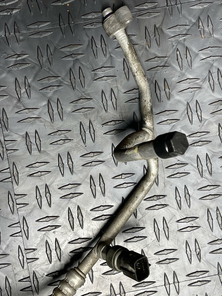 1999-04 Ford Mustang GT/Saleen 4.6 2V A/C Compressor w/ Manifold 243