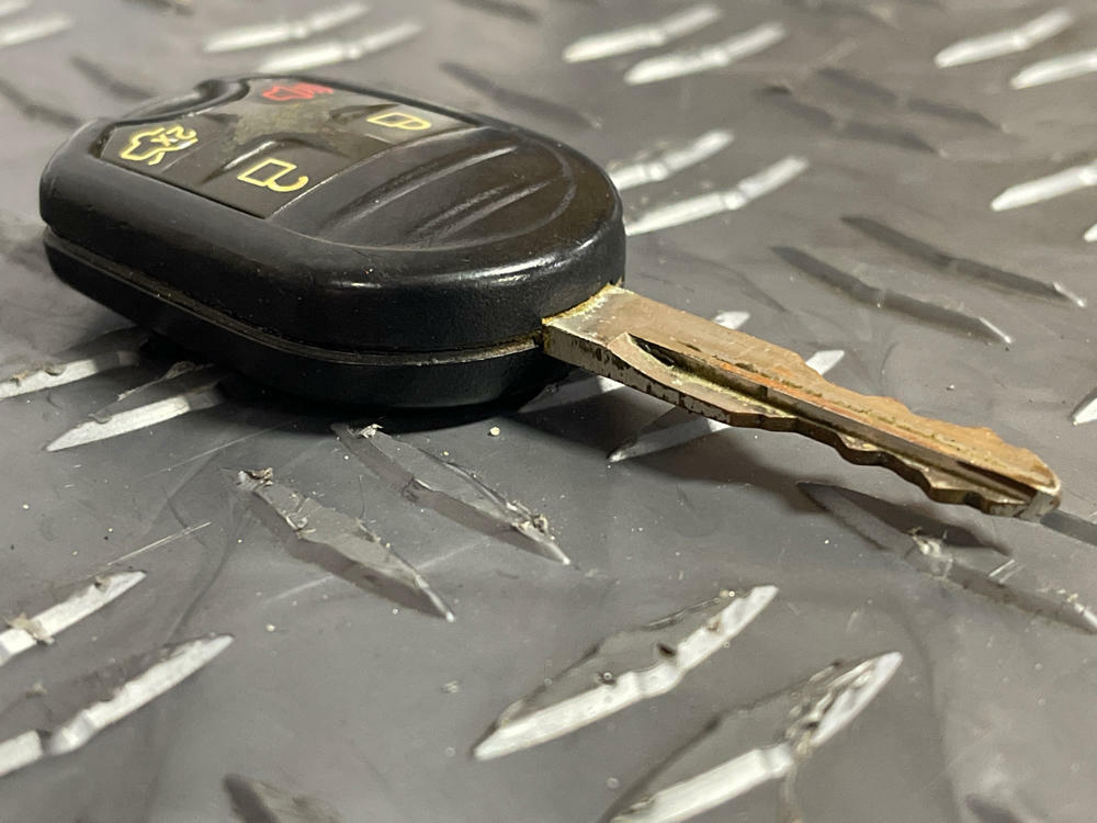 2013-14 Ford Mustang GT V6 Key Fob Ignition 259