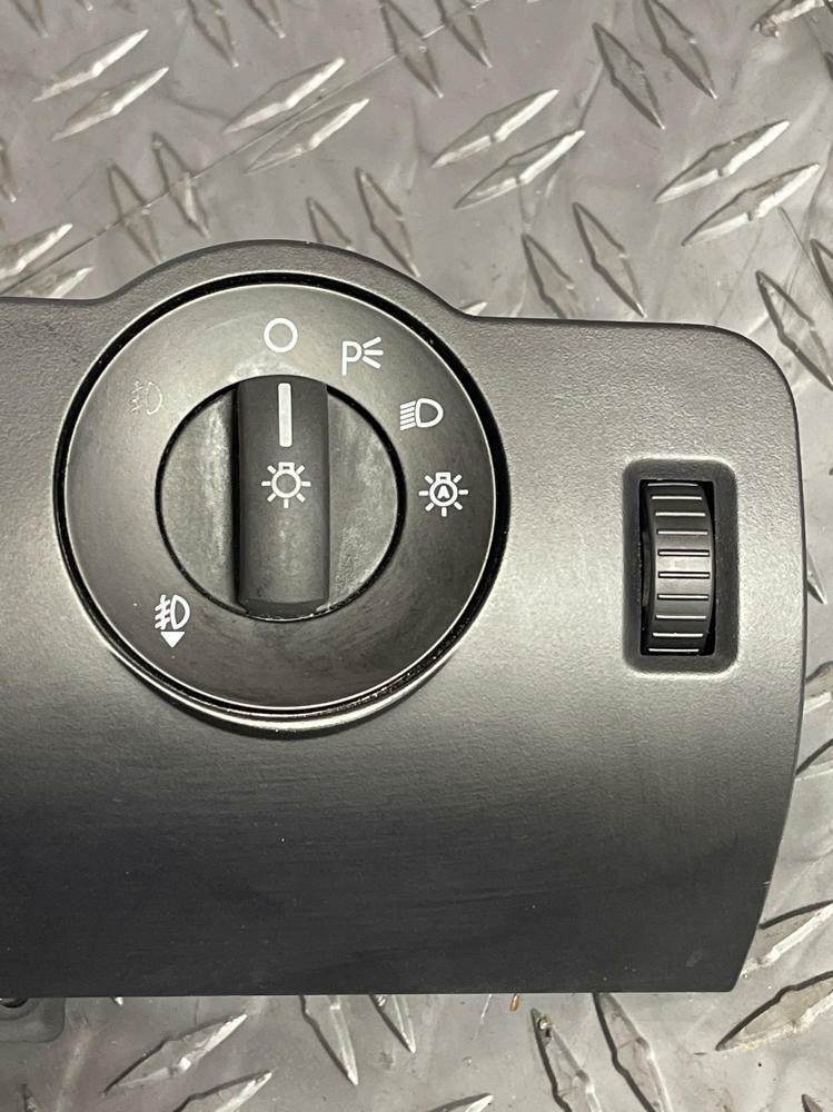 2013-14 Ford Mustang GT Head Light Control Knob 259