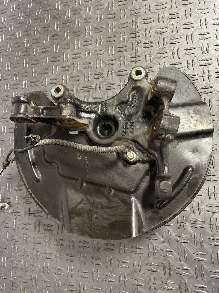 2018-23 Ford Mustang GT Perforance Pack Passenger RH Spindle 274