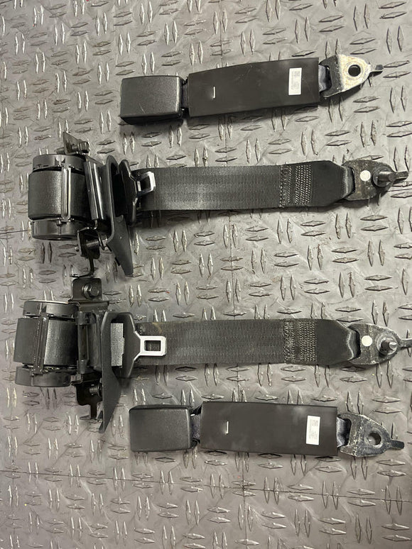 2018-23 Ford Mustang GT Rear Seat Belt Set Pair LH RH & Hardware Coupe Good 274