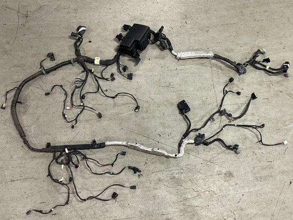 2018-23 Ford Mustang GT 10R80 Performance Pack Distribution Harness Fuse Box 274