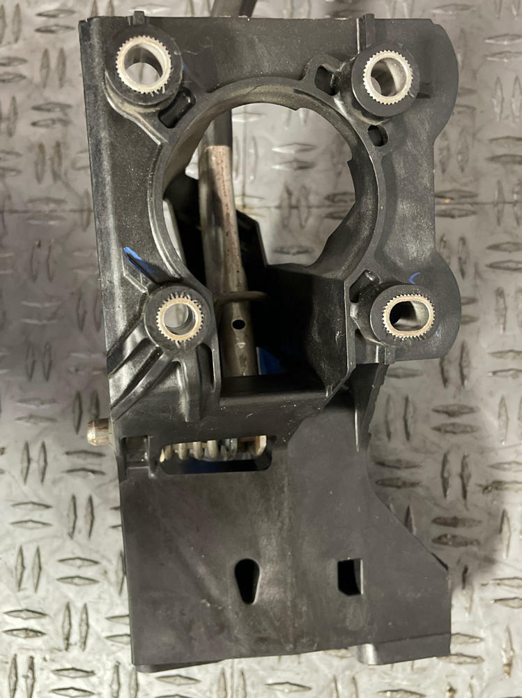2011-12 Ford Mustang Brake Pedal Assembly 6R80 266