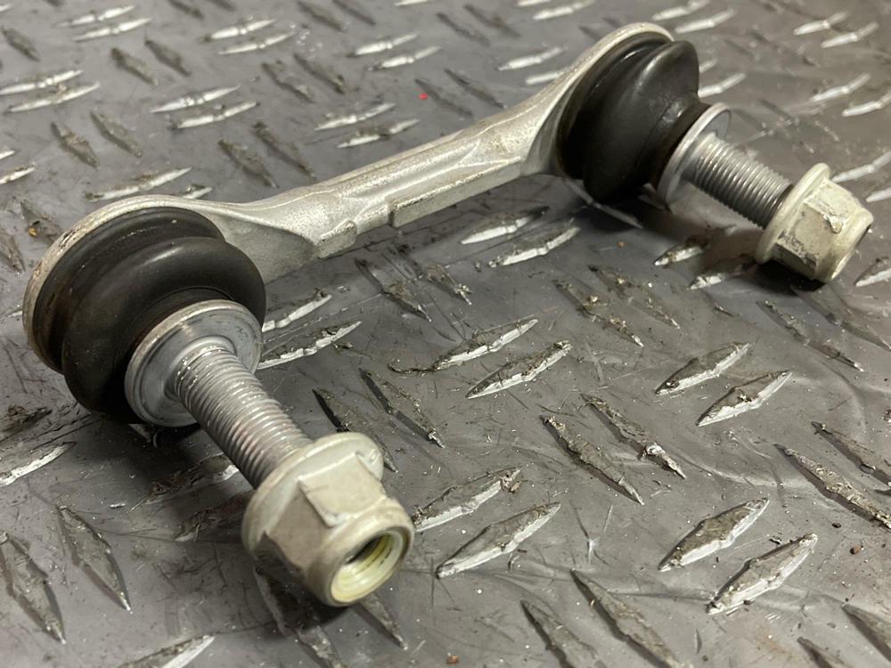 2018-23 Ford Mustang GT OEM Rear Sway Bar Links 275