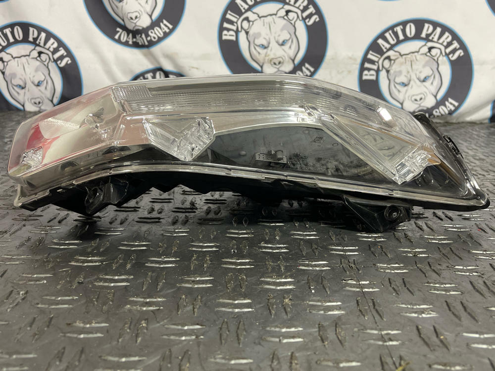 2018-23 Ford Mustang GT OEM Passenger RH Turn Signal Fog Light 275
