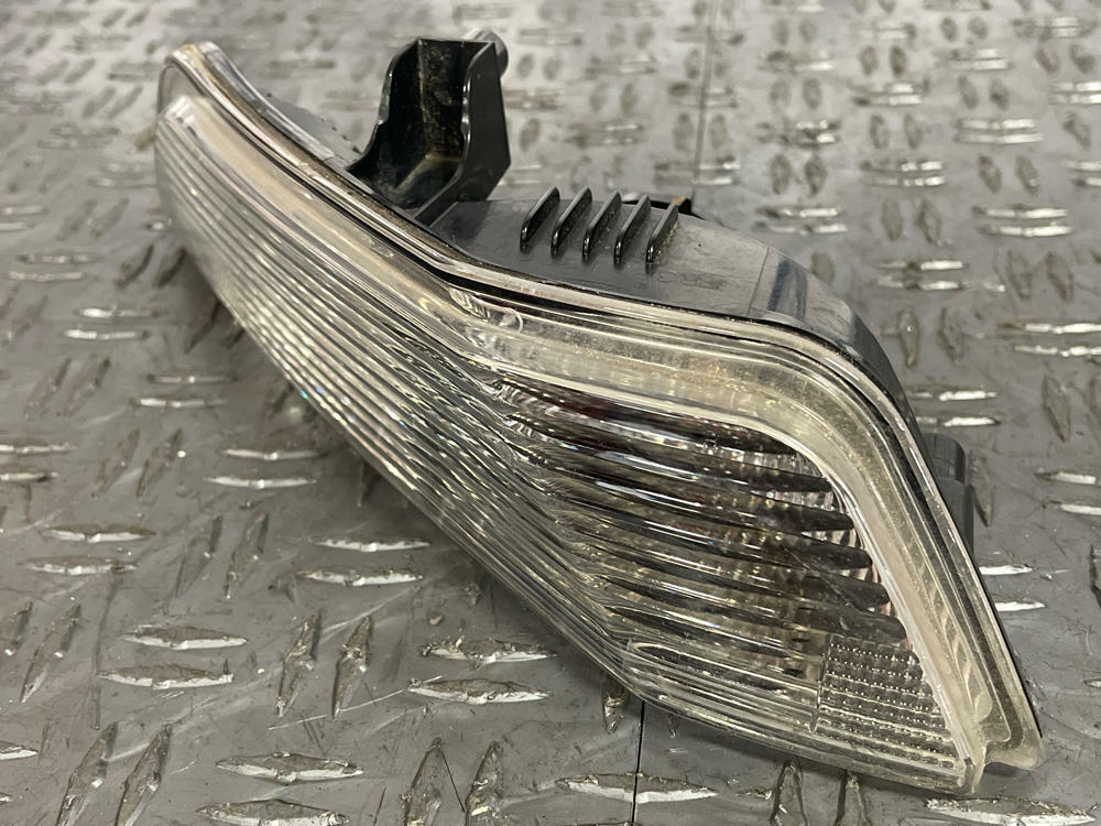 2015-17 Ford Mustang GT OEM Front RH Passenger Turn Signal Housing 249