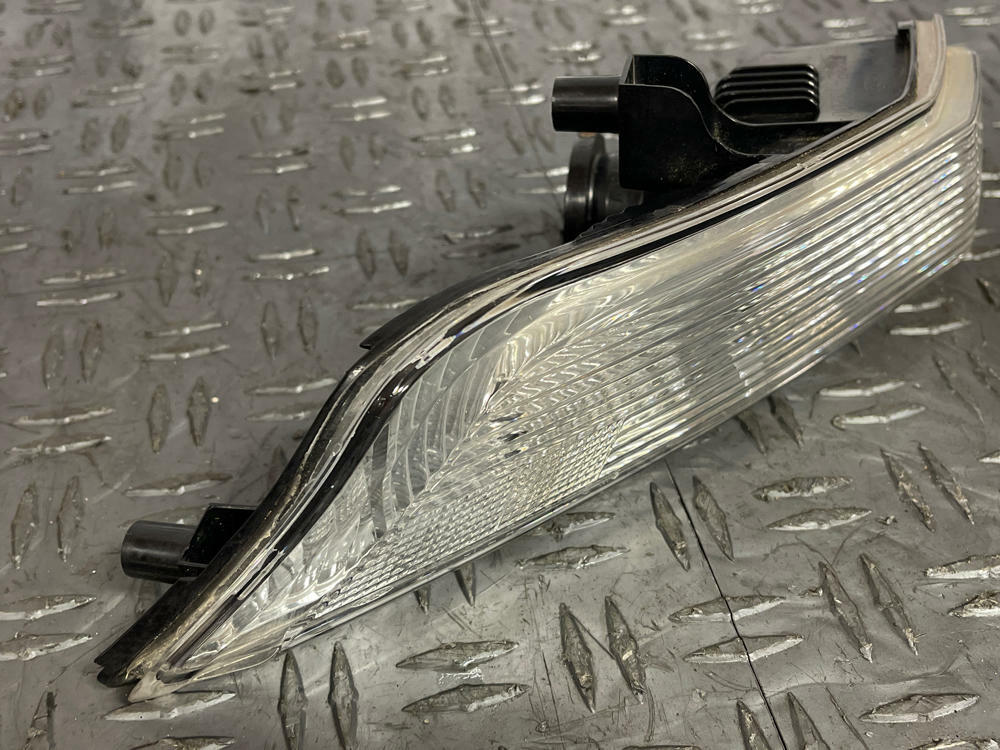 2015-17 Ford Mustang GT OEM Front RH Passenger Turn Signal Housing 249