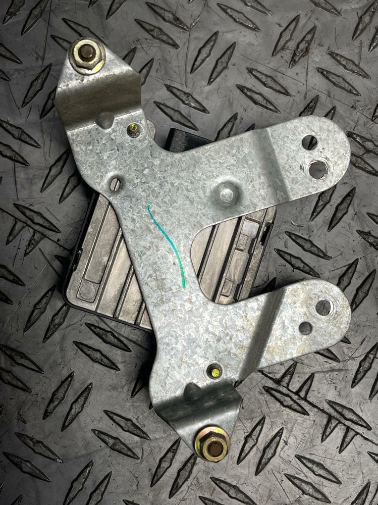 1999-04 Ford Mustang GT/Bullitt Fuel Pump Driver Module- FOR 2V 271