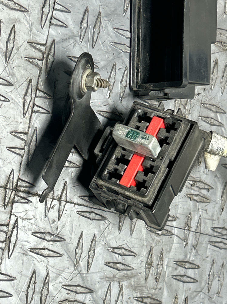 1999-04 Ford Mustang GT/Bullitt Fan Relay- for 2V 271
