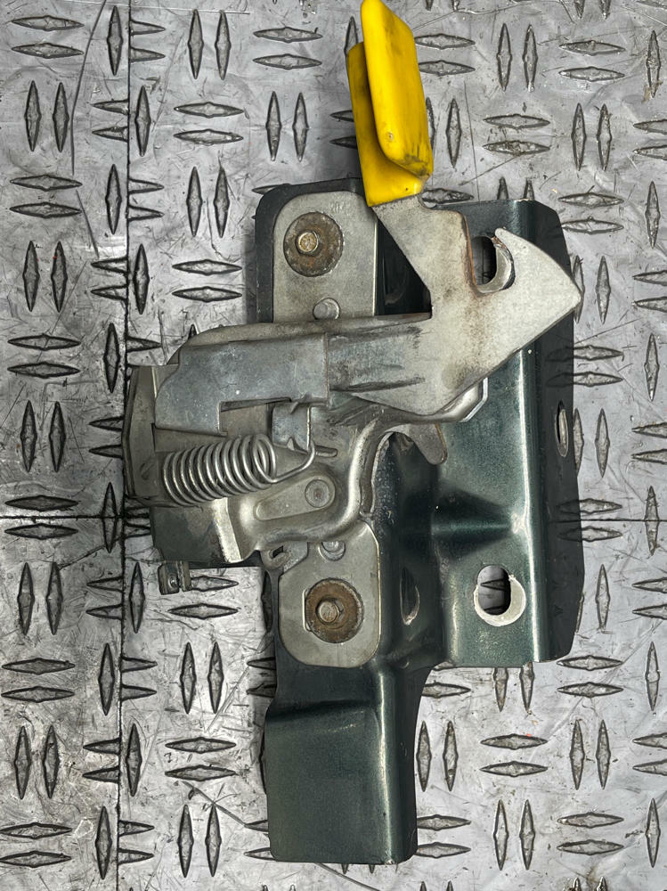 1999-04 Ford Mustang GT/Bullitt Re-Man Hood Latch 271