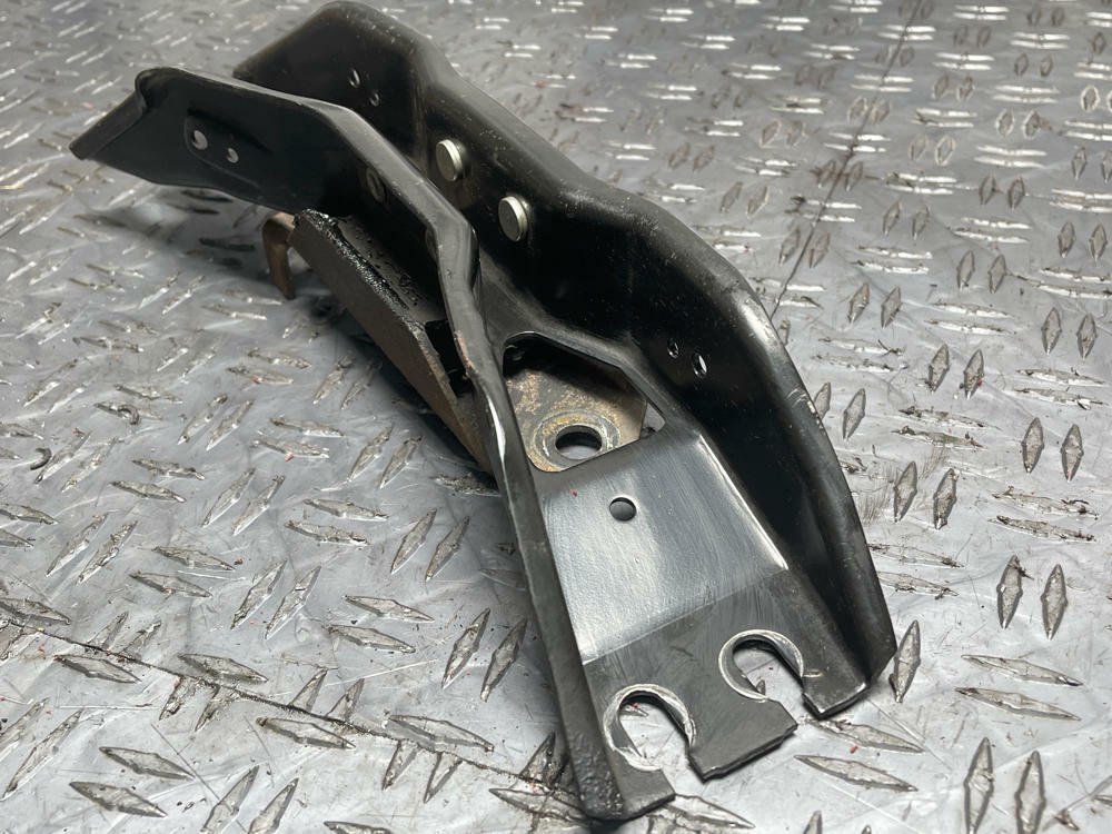 2001-04 Ford Mustang GT Tremec TR3650 Transmission Mount 277