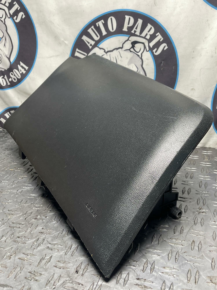 2018-23 Ford Mustang GT Glovebox & Trim (KR3B-63060T10-BD3ZHE) 279