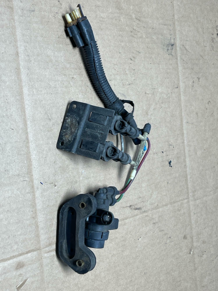 1987-93 Ford Mustang LX Vacuum Line Junction Box- for 5.0 209