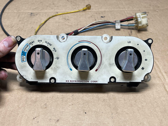 1987-93 Ford Mustang LX Aftermarket HVAC Control Module w/ Knobs 209