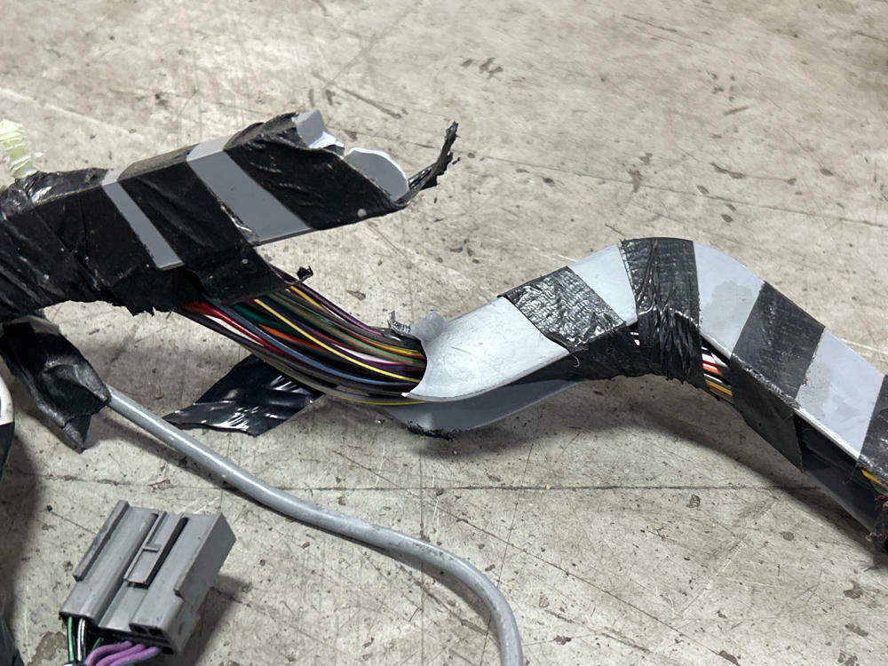 2003-04 Ford Mustang SVT Cobra Convertible Body Harness 283