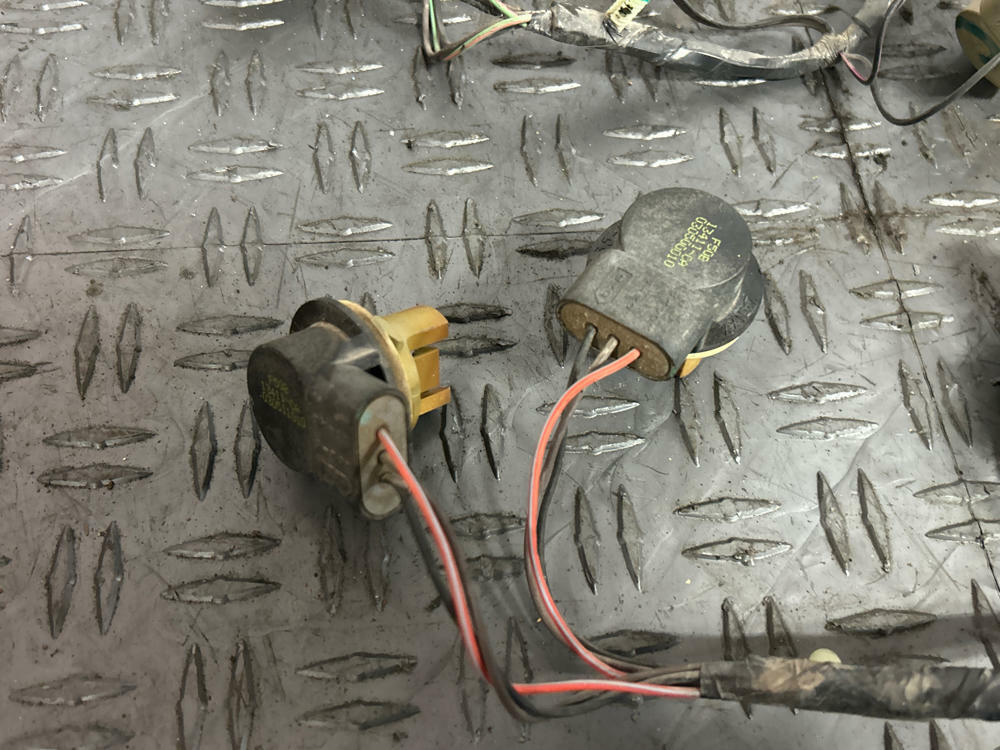 2003-04 Ford Mustang SVT Cobra OEM Tail Light Harness Pair 283