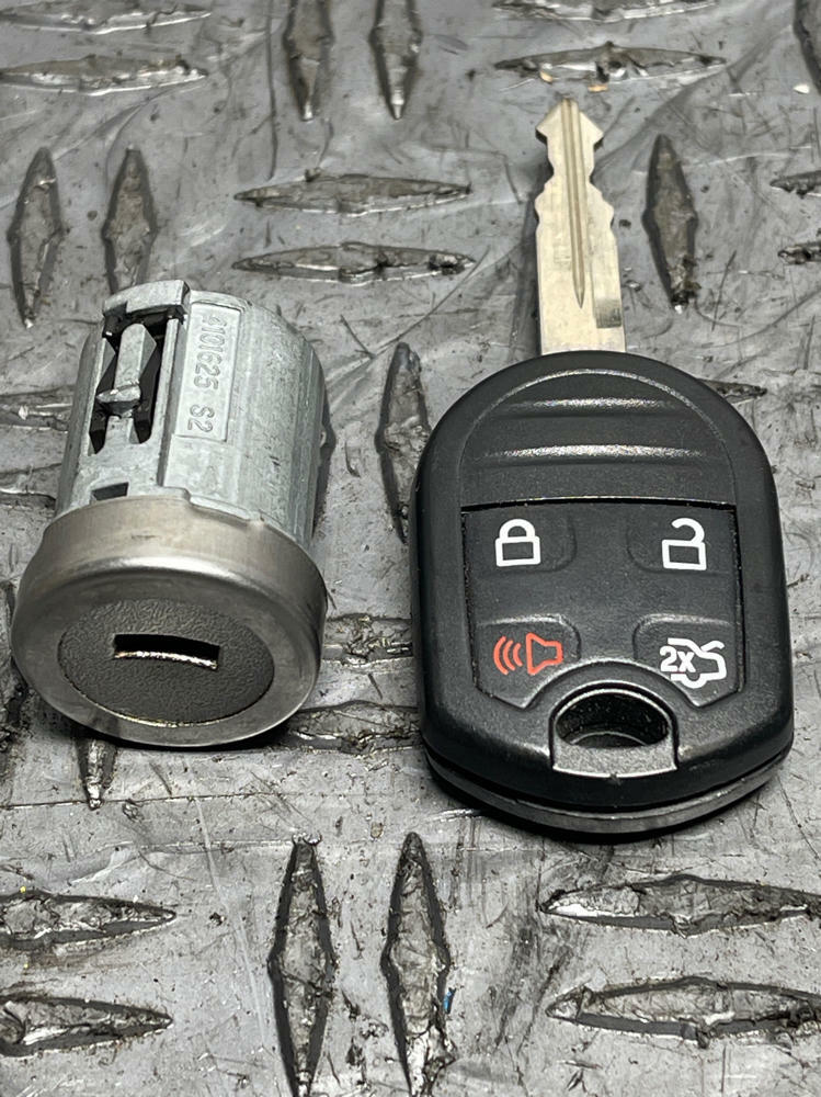 2013-14 Ford Mustang GT Matched Key & Ignition Set 281
