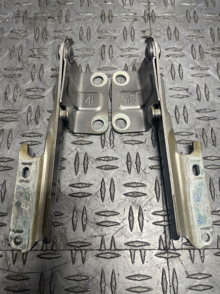2011-14 Ford Mustang GT Hood Hinges Pair- LH/RH, Code UJ 281