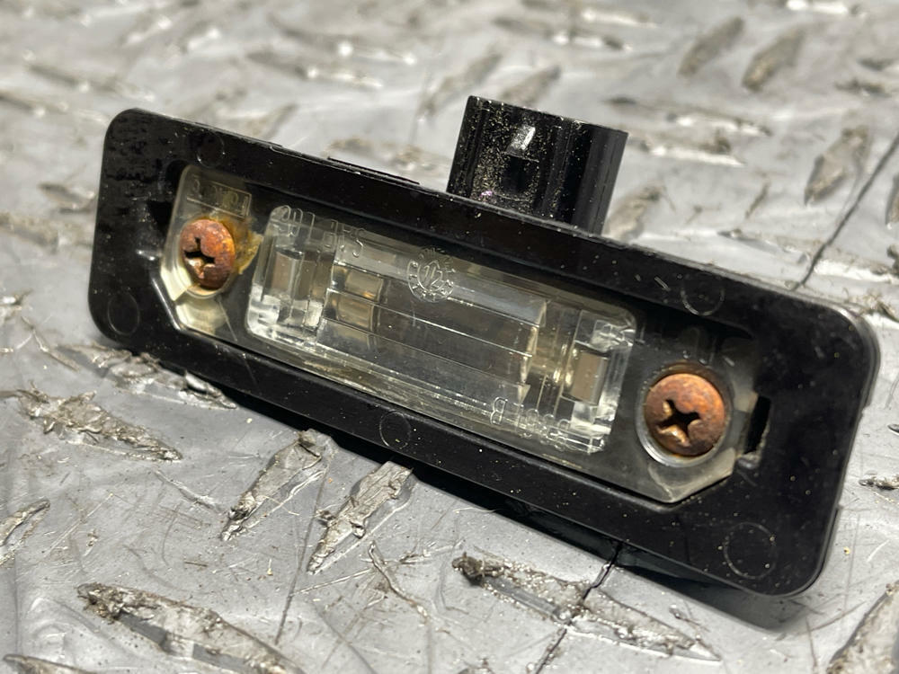 2011-14 Ford Mustang GT License Plate Lighting Array Pair 281