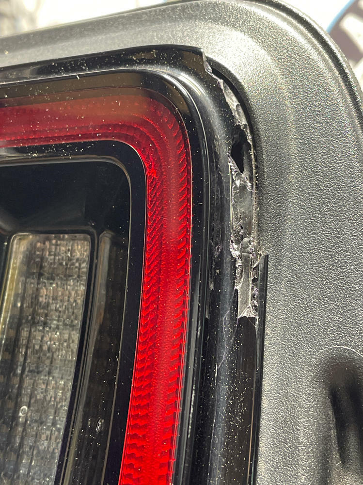 2013-14 Ford Mustang GT Driver LH OEM Tail Light Assembly 281