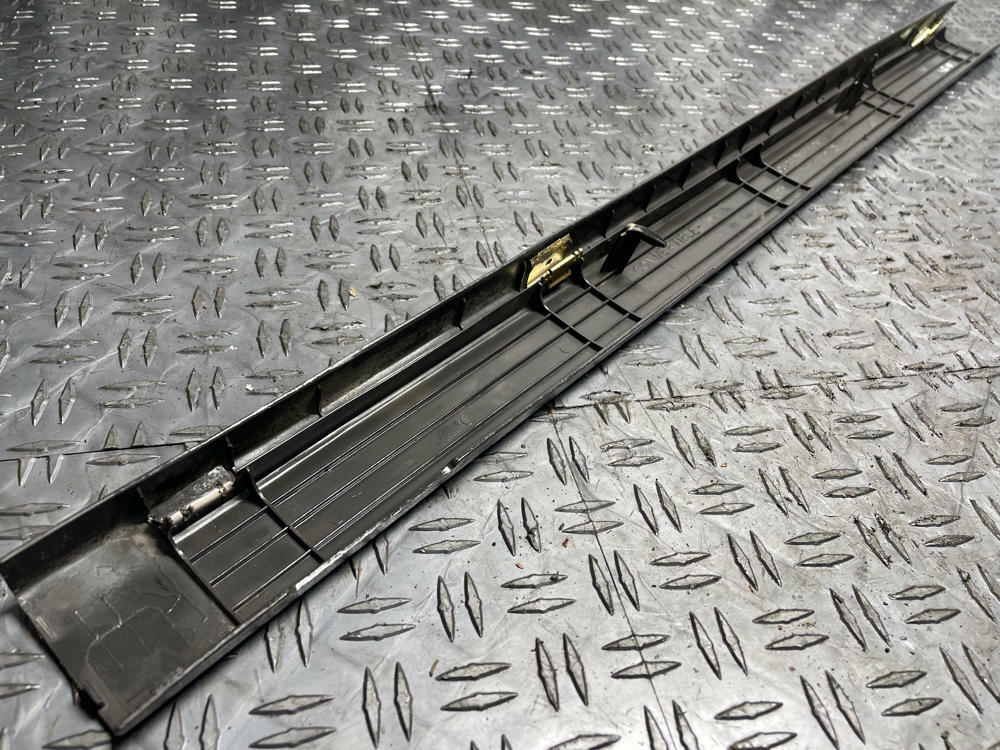 1999-04 Ford Mustang Inner Door Sill Pair 283