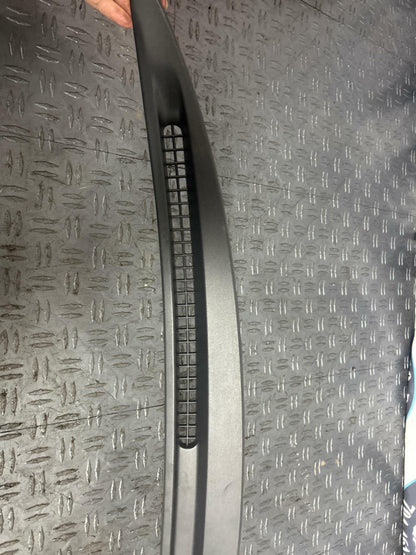 1999-04 Ford Mustang Defroster Vent Panel- for Dash 283