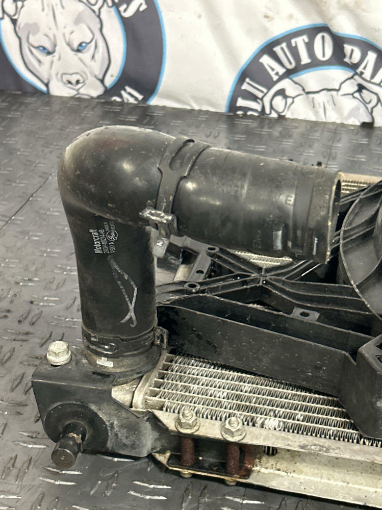 2003-04 Ford Mustang SVT Cobra Radiator & Fan Assem- NEEDS PETCOCK REPLACED 283