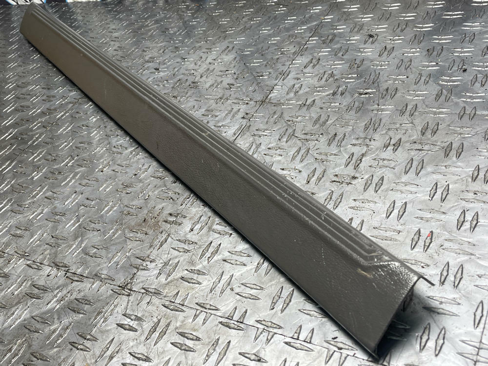 1999-04 Ford Mustang Inner Door Sill Pair 283