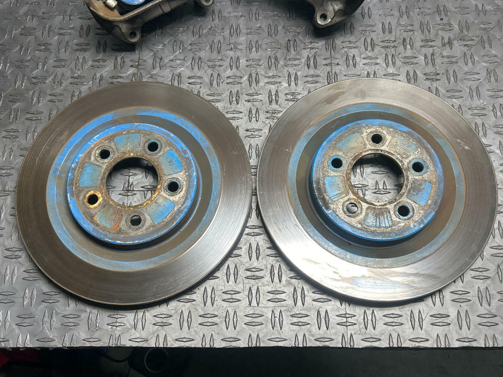2003-04 Ford Mustang Mach One Front Brake Calipers & Lines 284