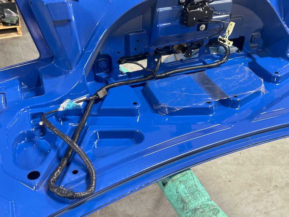 1999-04 Ford Mustang Mach One Decklid- Azure Blue, SEE DESC. 284