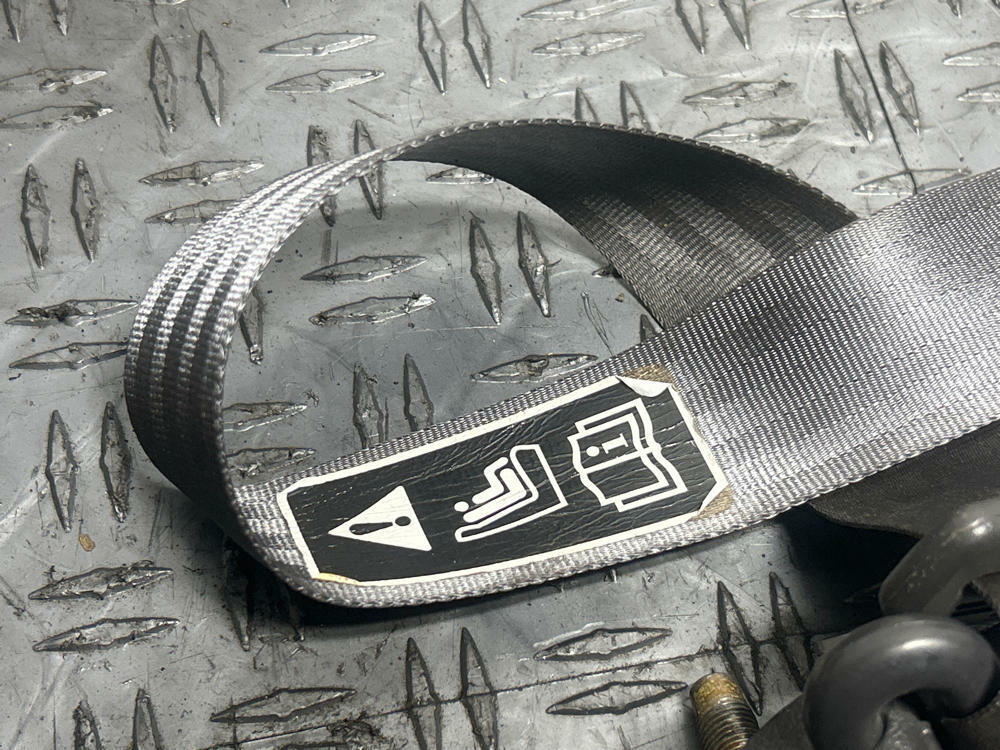 1999-04 Ford Mustang Dark Charcoal Front Right Seat Belt Assembly 284