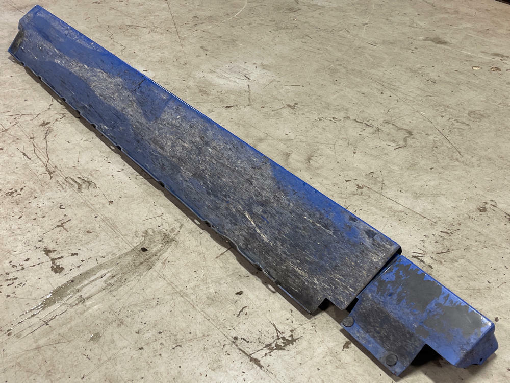 2003-04 Ford Mustang Mach One Passenger RH Side Skirt Azure Blue 284