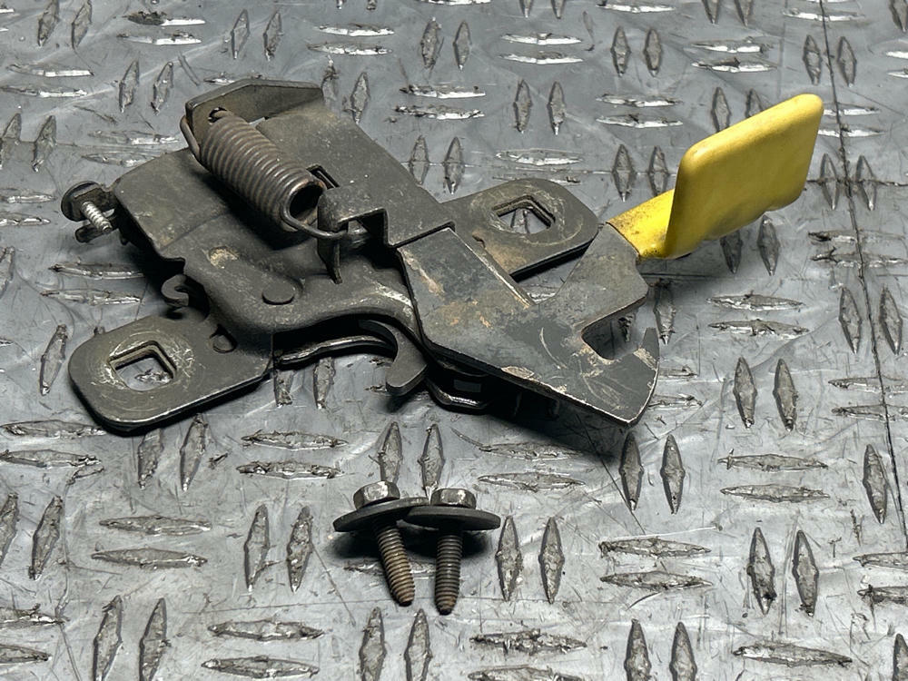 1999-04 Ford Mustang Hood Latch 285